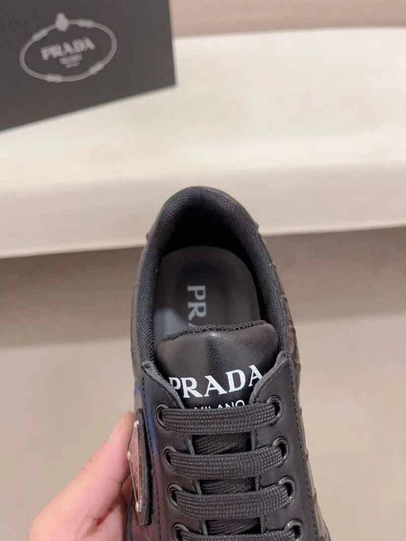 Modern Prada Low Shoes 35459