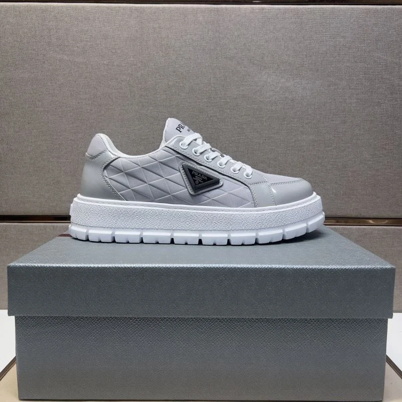Timeless Prada Low Shoes 35439