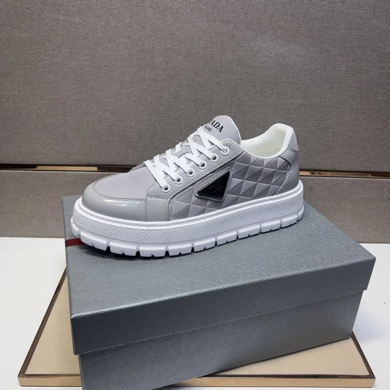 Timeless Prada Low Shoes 35439