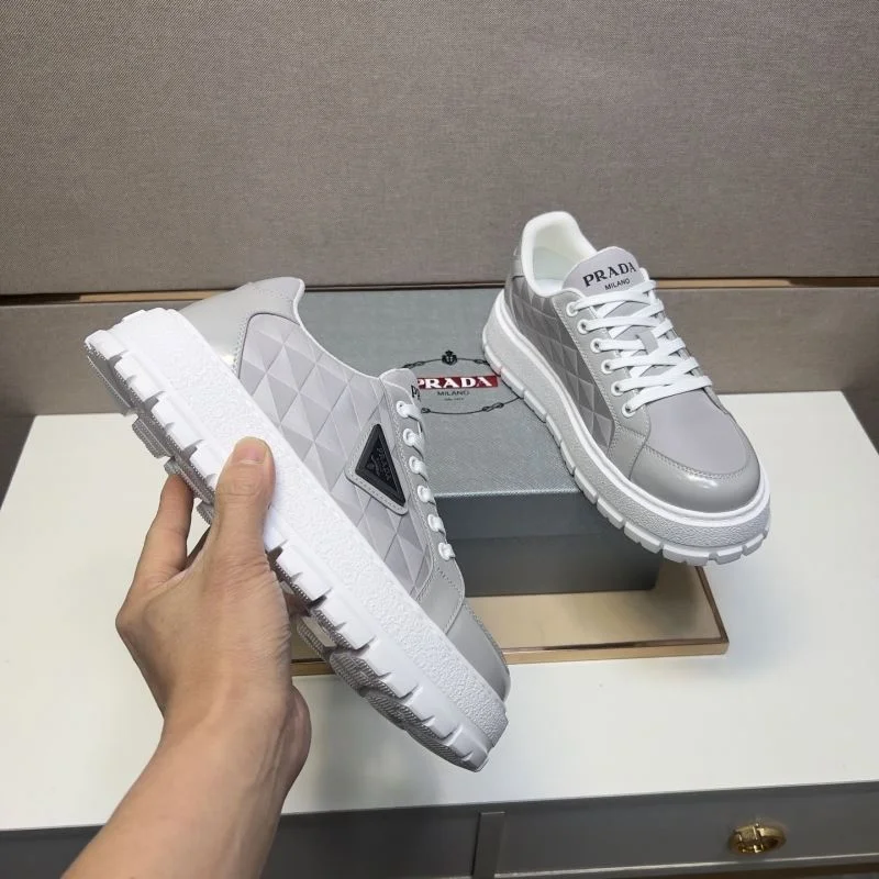 Timeless Prada Low Shoes 35439