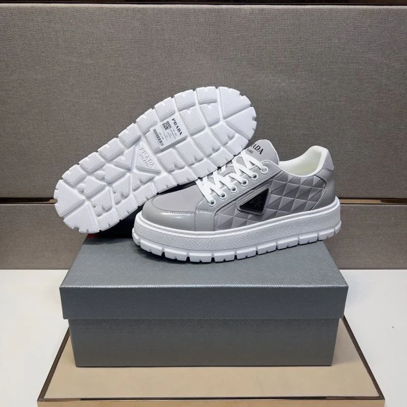 Timeless Prada Low Shoes 35439