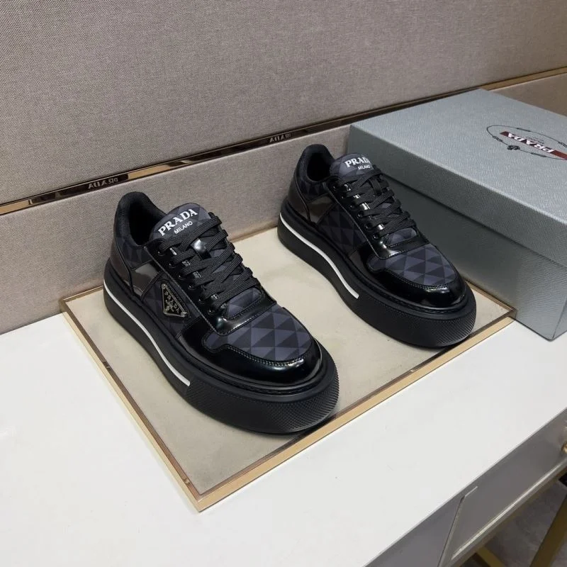 Prada Low Shoes Versatile 35451