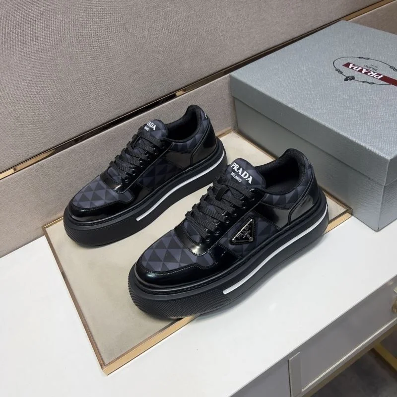 Prada Low Shoes Versatile 35451