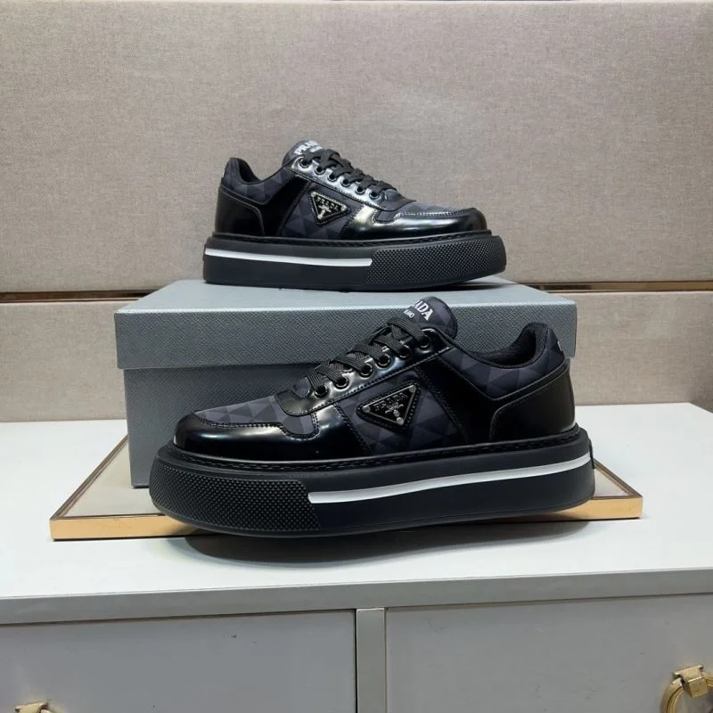 Prada Low Shoes Versatile 35451