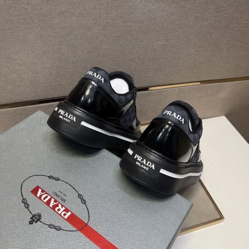 Prada Low Shoes Versatile 35451