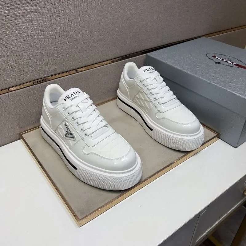 Prada Low Shoes WaterResistant 35437