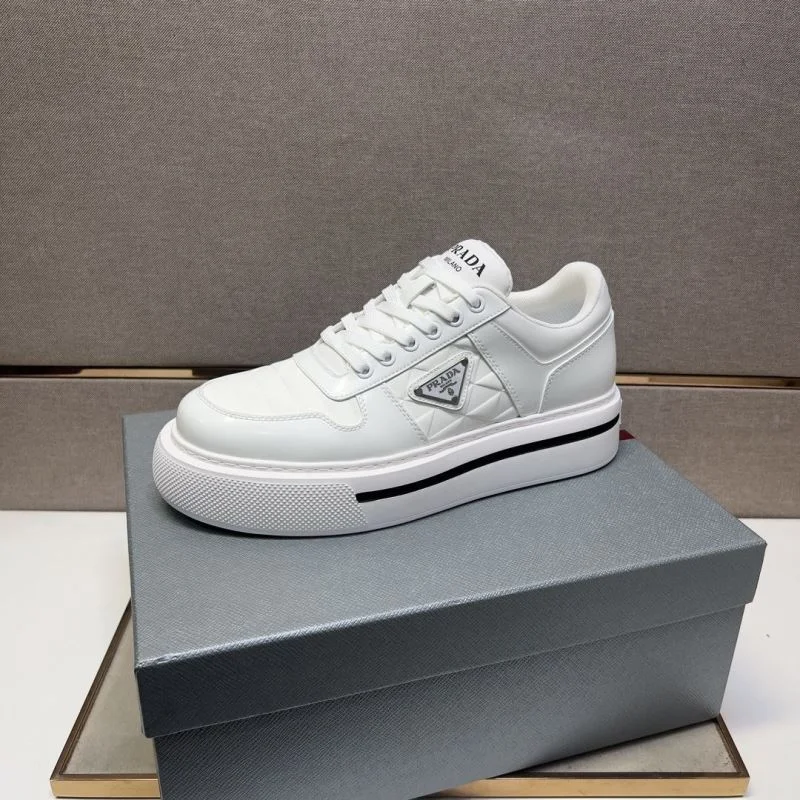 Prada Low Shoes WaterResistant 35437