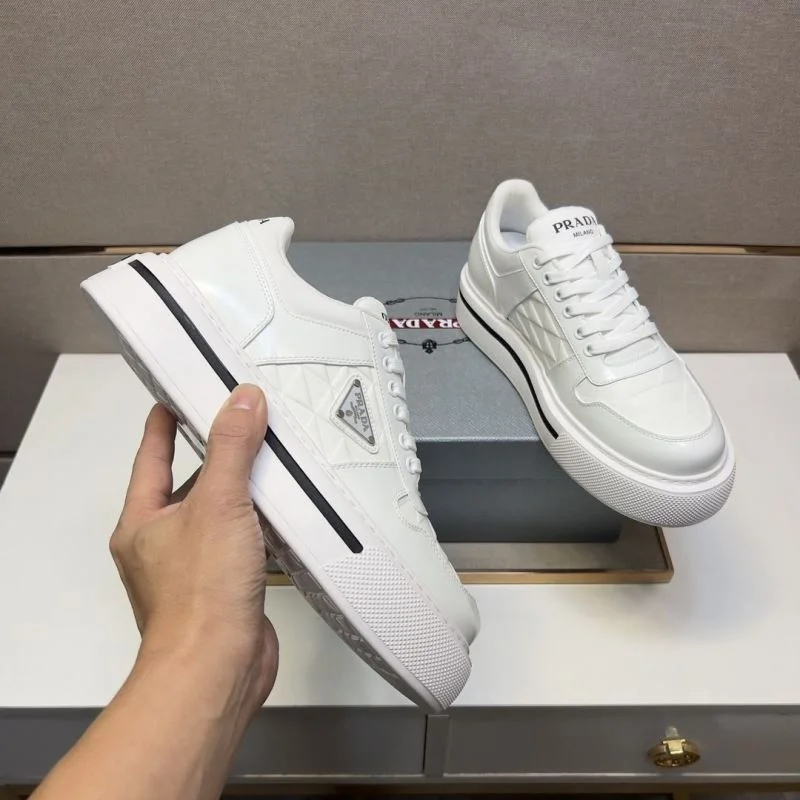 Prada Low Shoes WaterResistant 35437