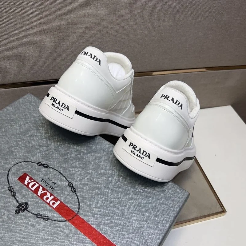 Prada Low Shoes WaterResistant 35437