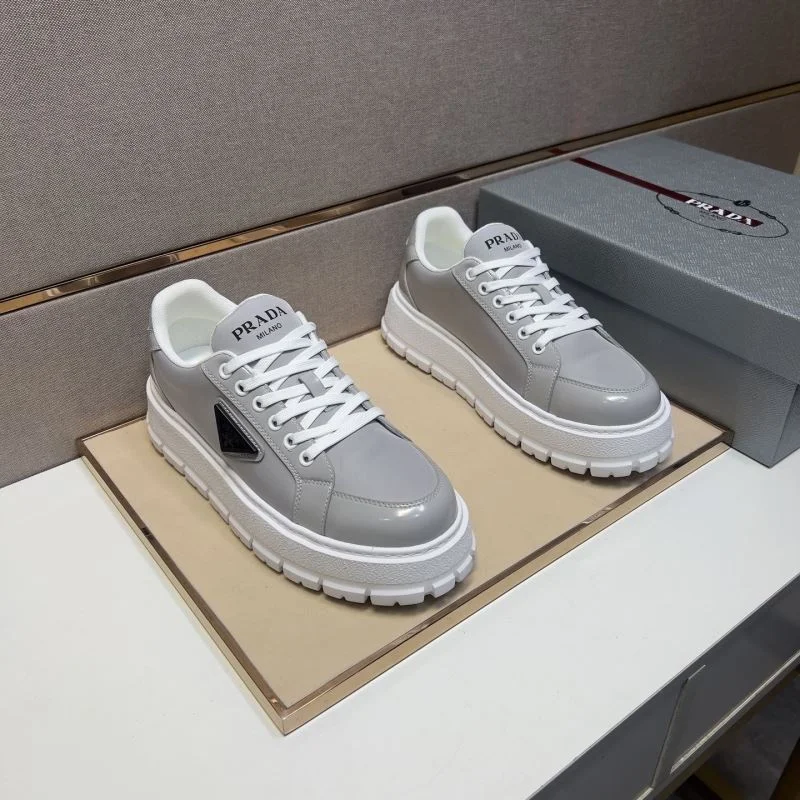 Cozy Prada Low Shoes 35454