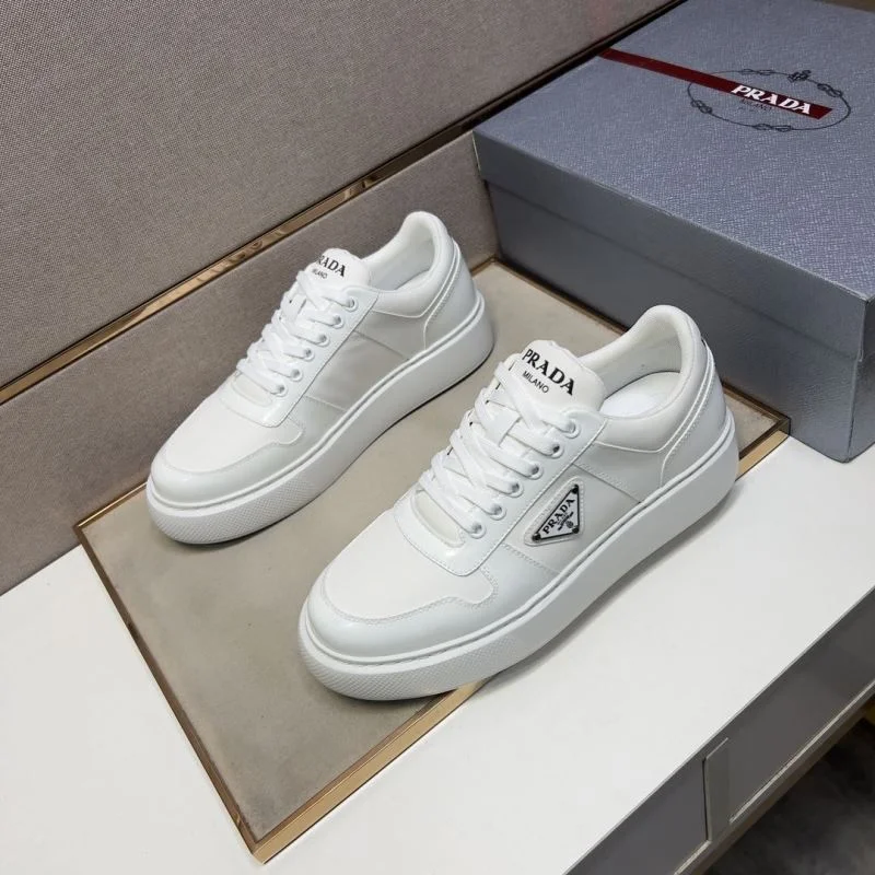 Comfortable Prada Low Shoes 35443