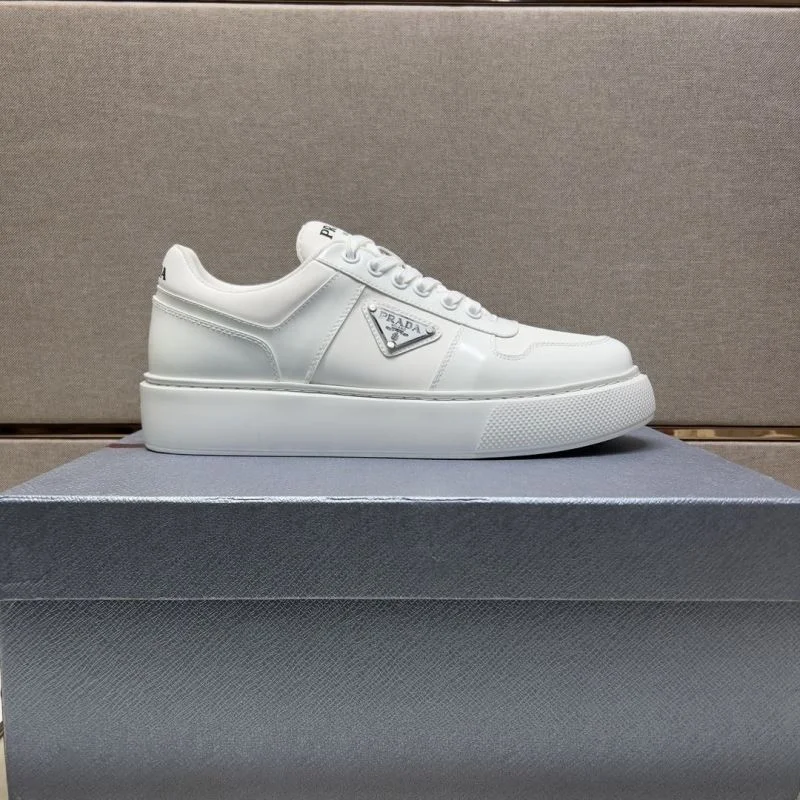Comfortable Prada Low Shoes 35443