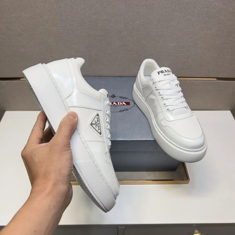 Comfortable Prada Low Shoes 35443