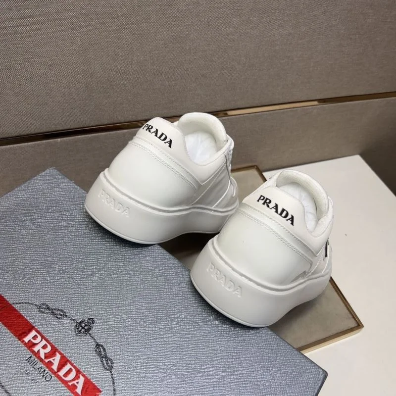 Comfortable Prada Low Shoes 35443