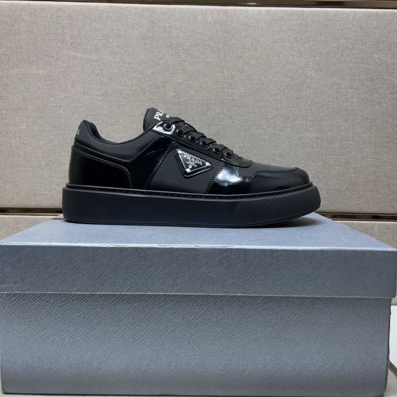 Prada Low Shoes Reliable 35453