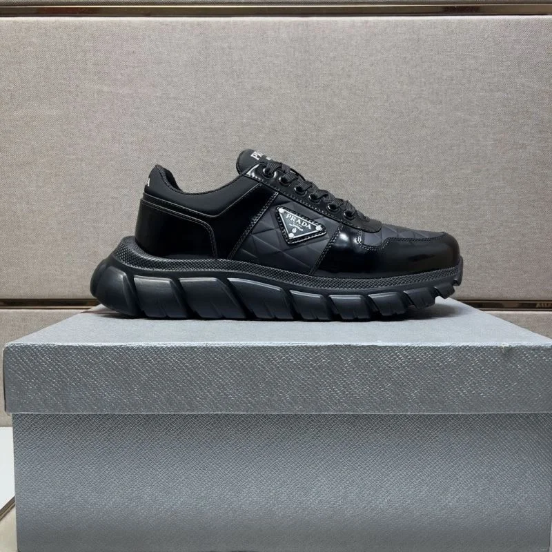 RelaxedFit Prada Low Shoes 35452