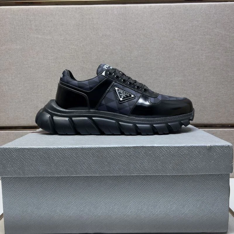 Casual Prada Low Shoes 35449
