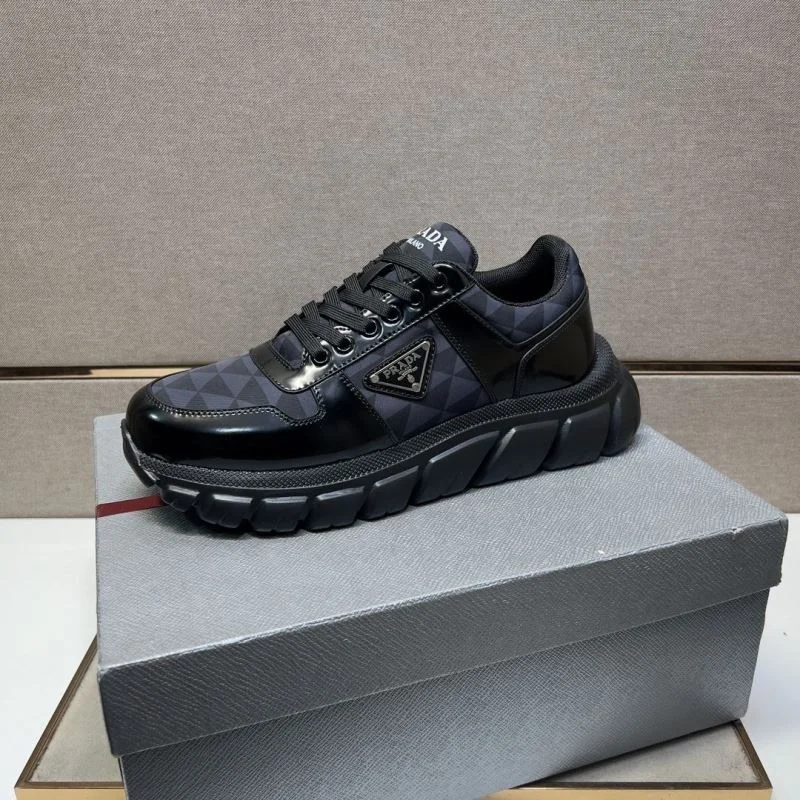 Casual Prada Low Shoes 35449
