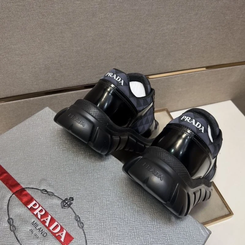 Casual Prada Low Shoes 35449