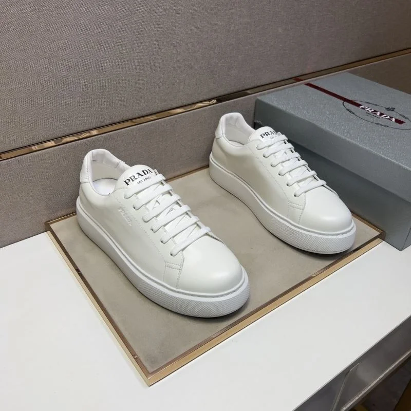 Comfortable Prada Low Shoes 35422