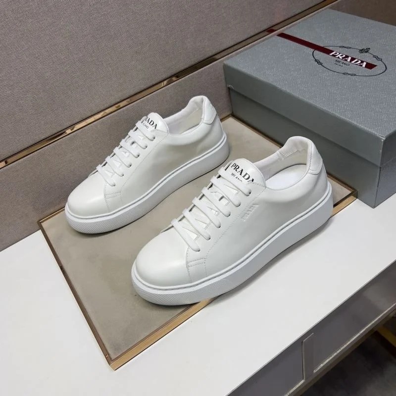 Comfortable Prada Low Shoes 35422