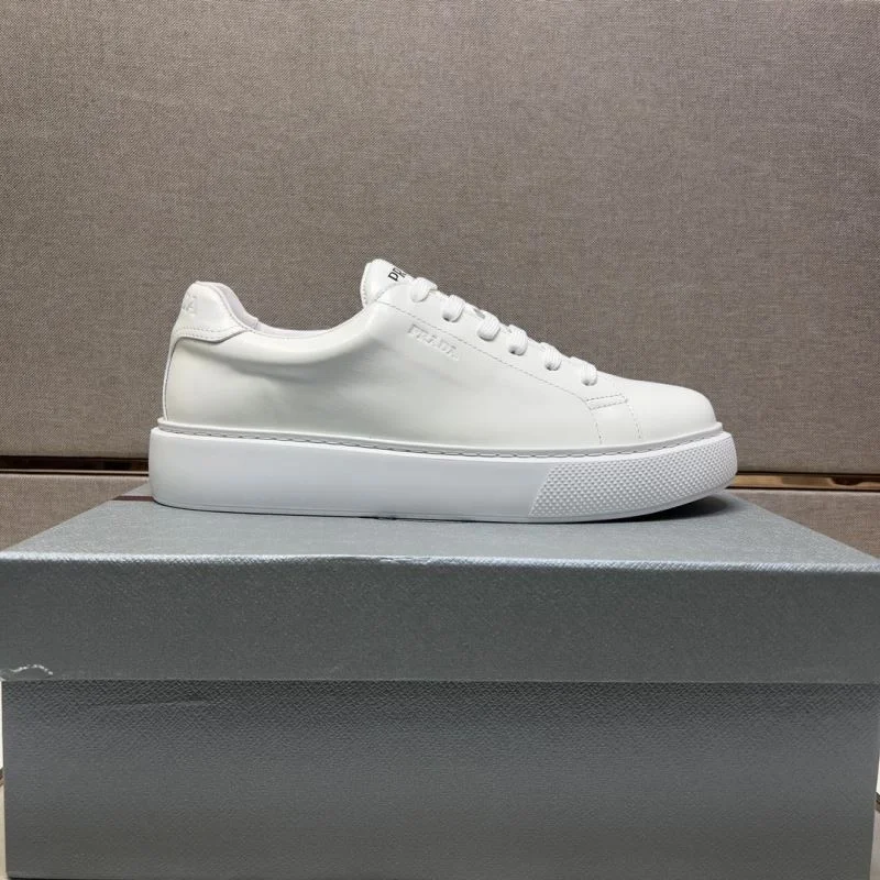 Comfortable Prada Low Shoes 35422