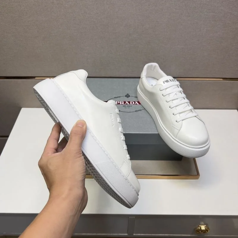 Comfortable Prada Low Shoes 35422