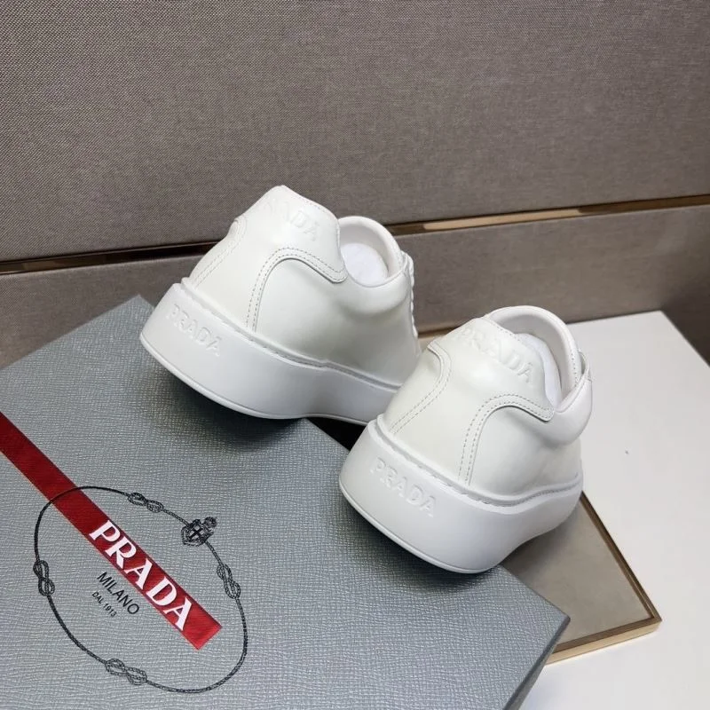 Comfortable Prada Low Shoes 35422
