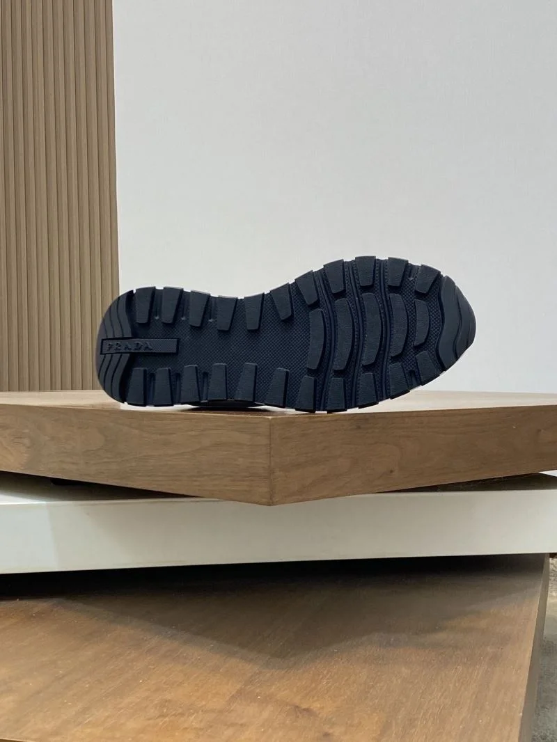Bold Prada Low Shoes 35416