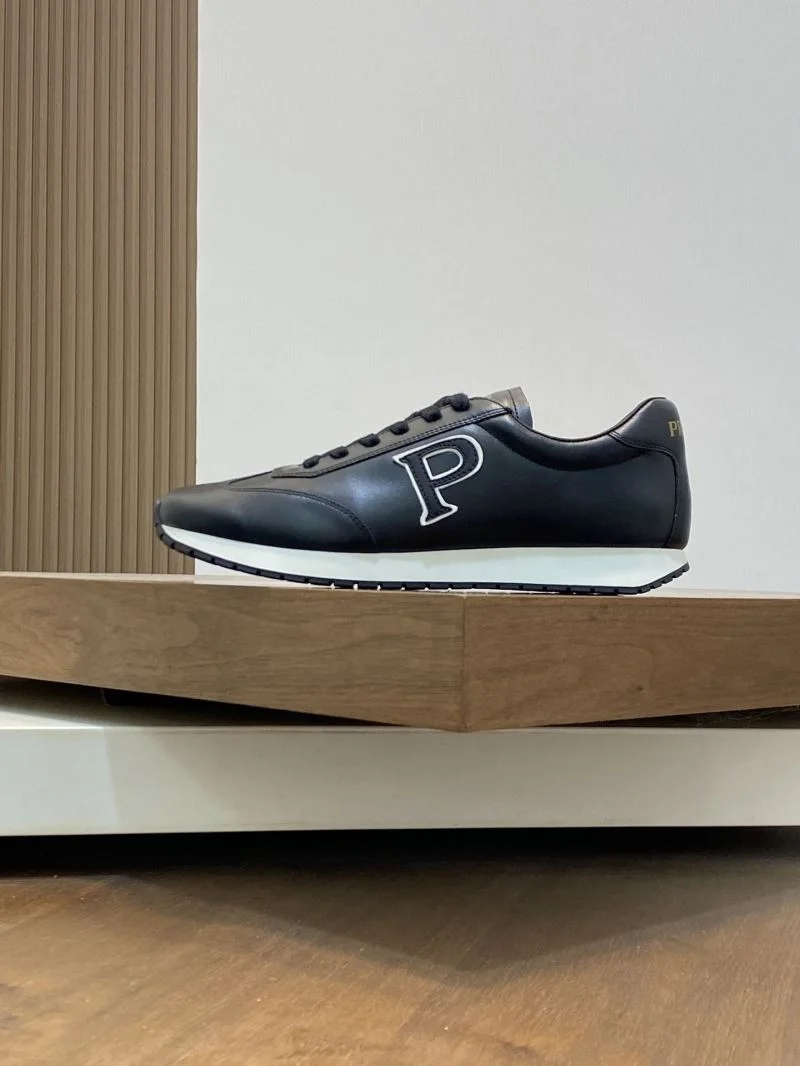Prada Low Shoes Durable 35396
