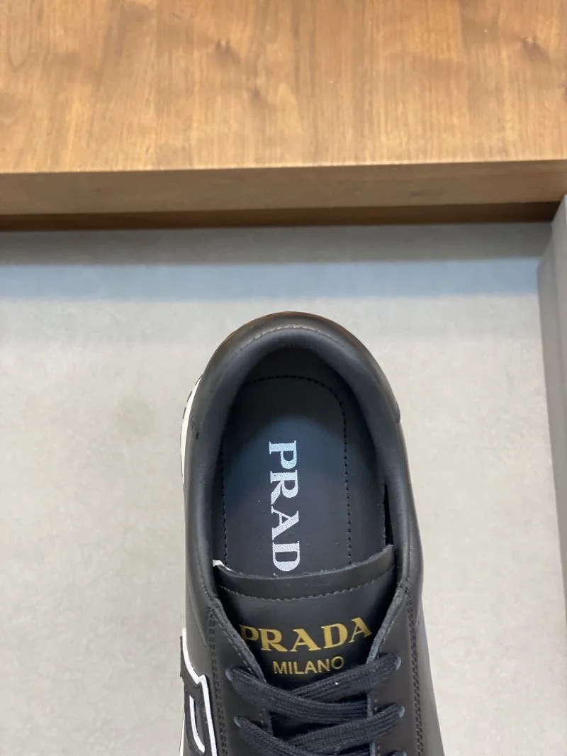 Prada Low Shoes Durable 35396