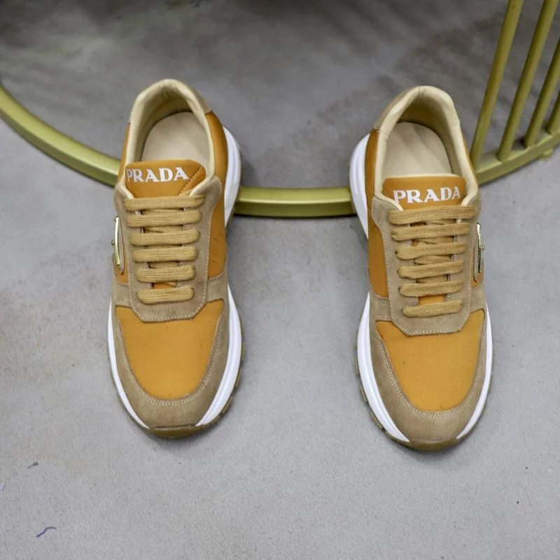 Durable Prada Low Shoes 35397