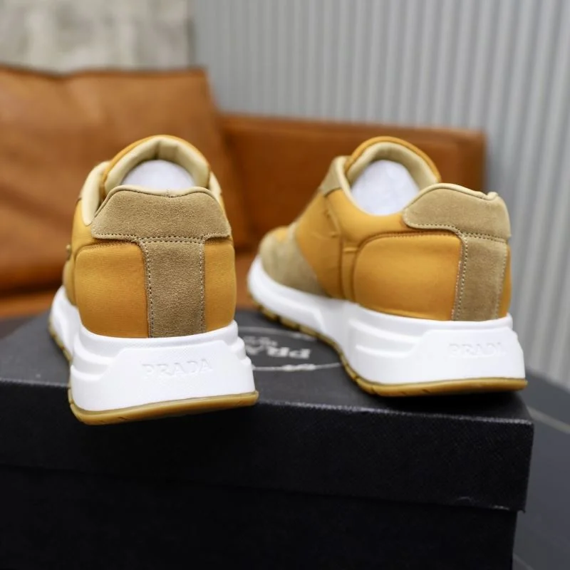 Durable Prada Low Shoes 35397