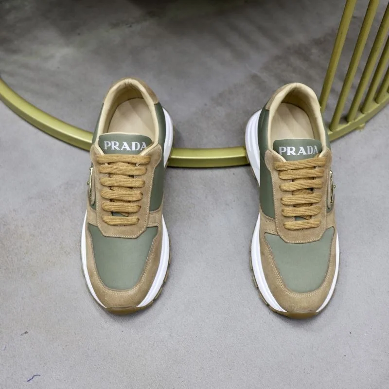 Prada Low Shoes Snug 35407