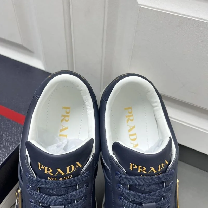 Prada Low Shoes Durable 35419