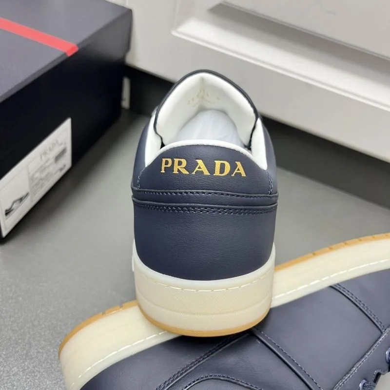 Prada Low Shoes Durable 35419