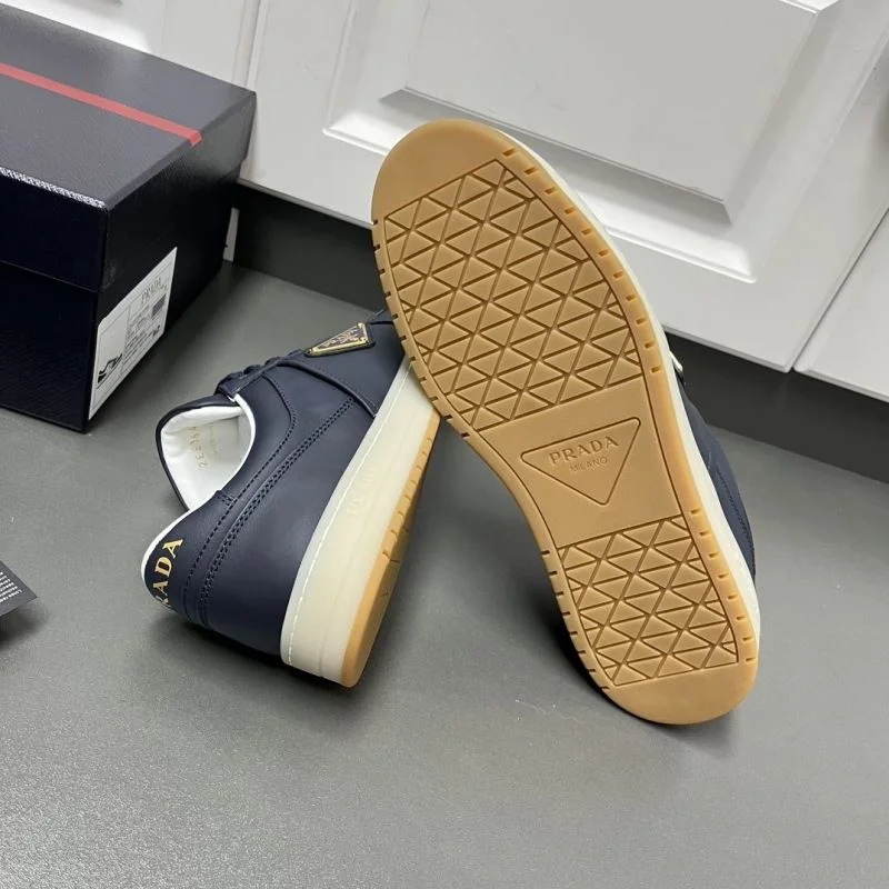 Prada Low Shoes Durable 35419
