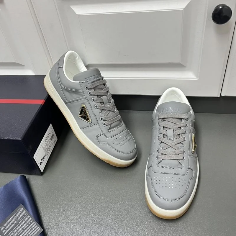 MultiPurpose Prada Low Shoes 35401