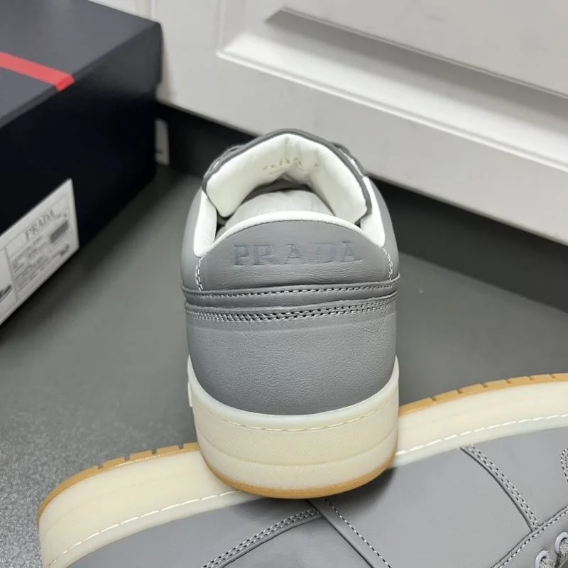 MultiPurpose Prada Low Shoes 35401