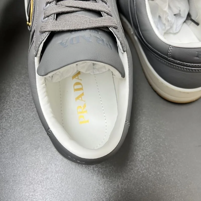 MultiPurpose Prada Low Shoes 35401