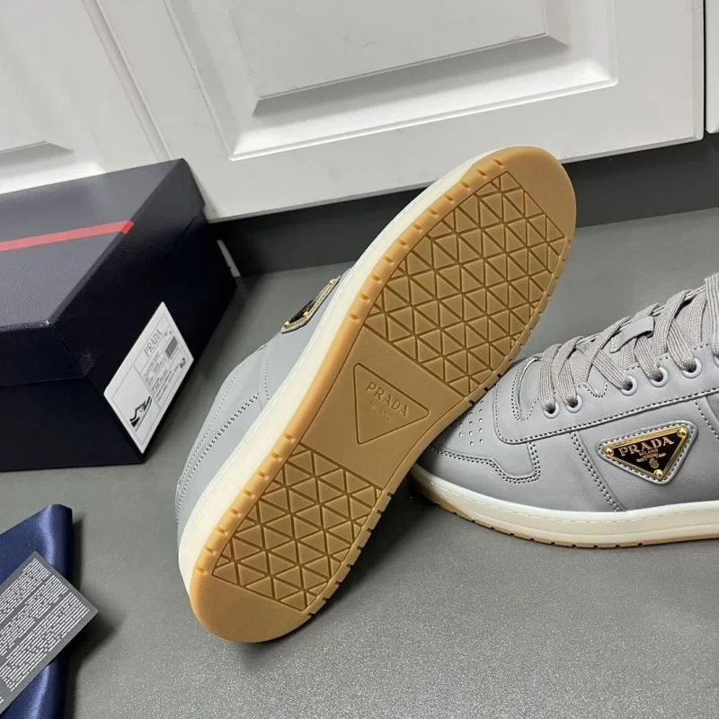 MultiPurpose Prada Low Shoes 35401