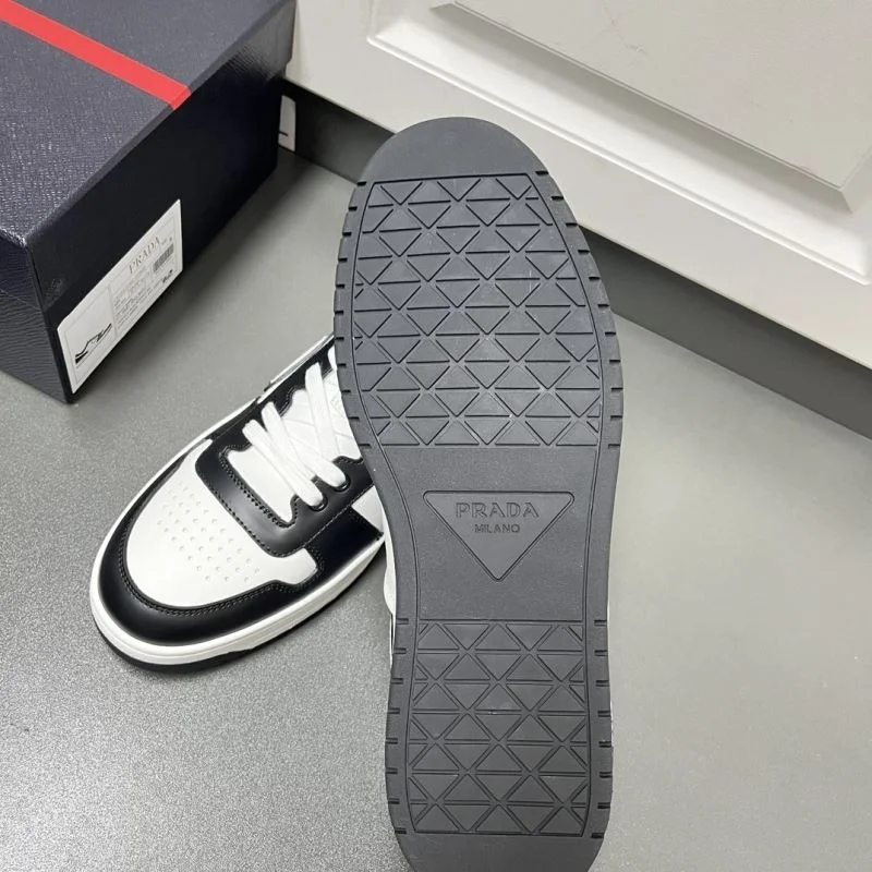SmoothTexture Prada Low Shoes 35387