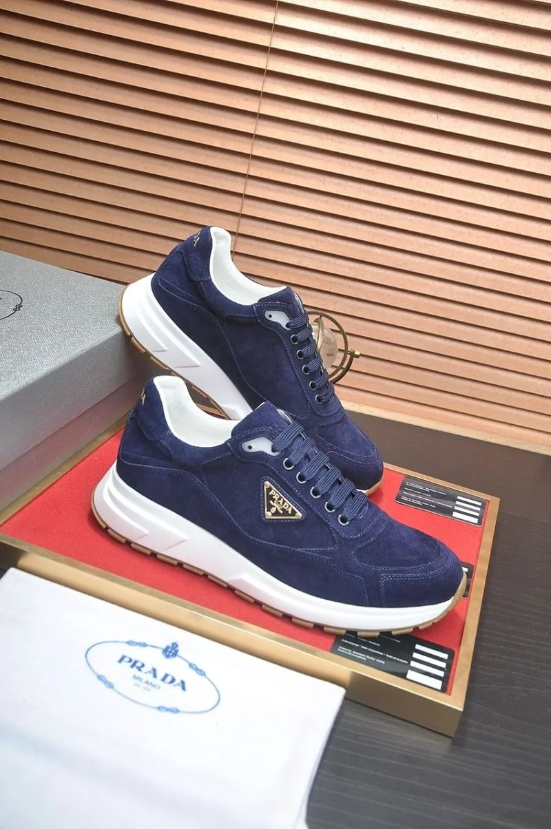 Durable Prada Low Shoes 35384