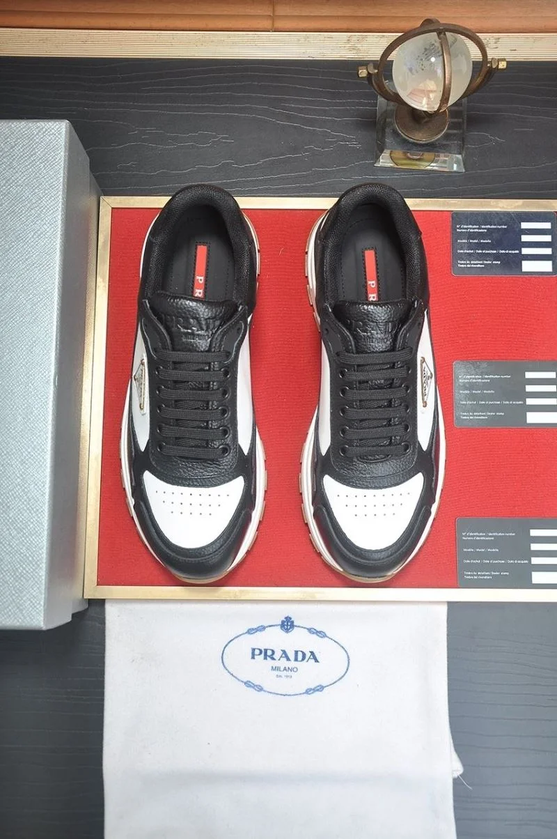 Prada Low Shoes Durable 35381