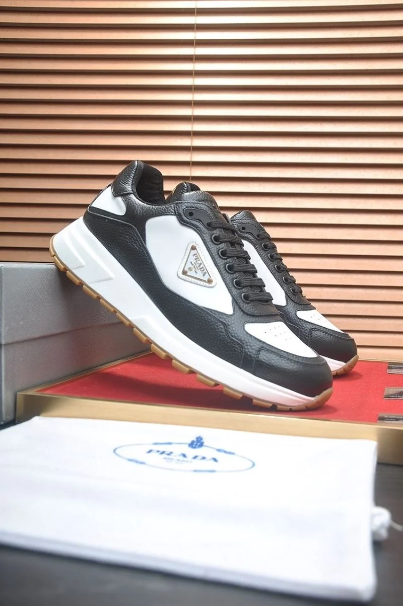 Prada Low Shoes Durable 35381