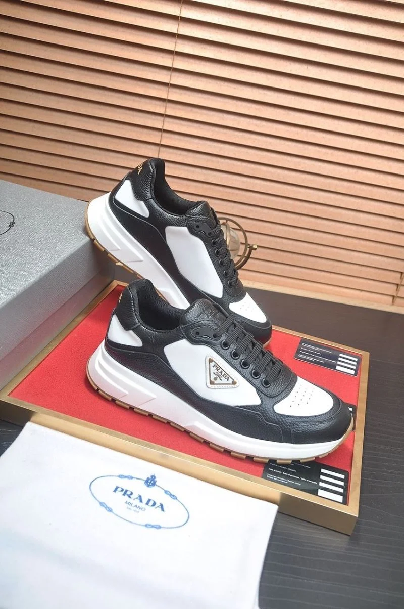Prada Low Shoes Durable 35381
