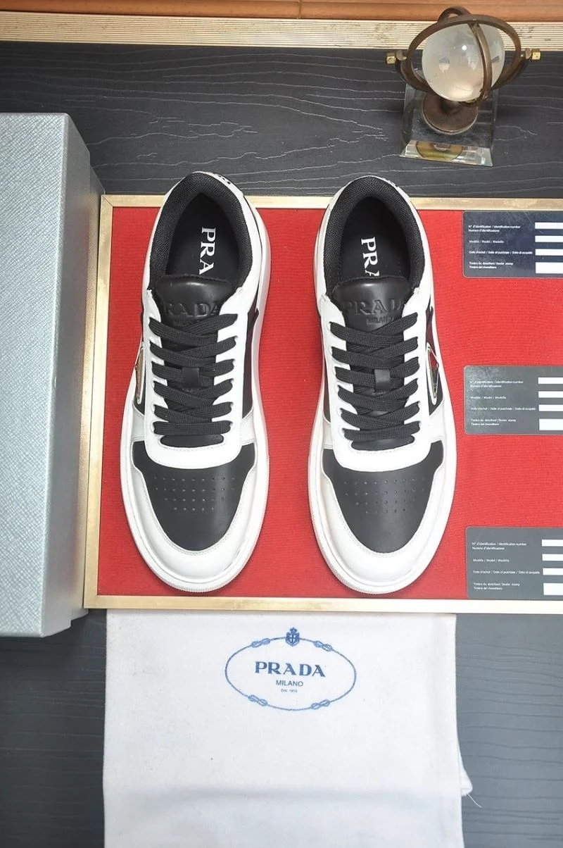 Prada Low Shoes Durable 35366