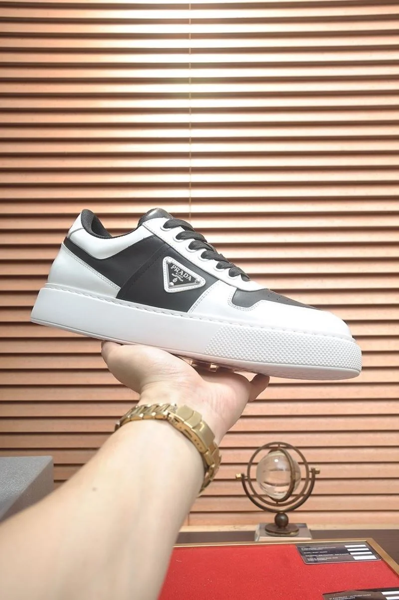 Prada Low Shoes Durable 35366