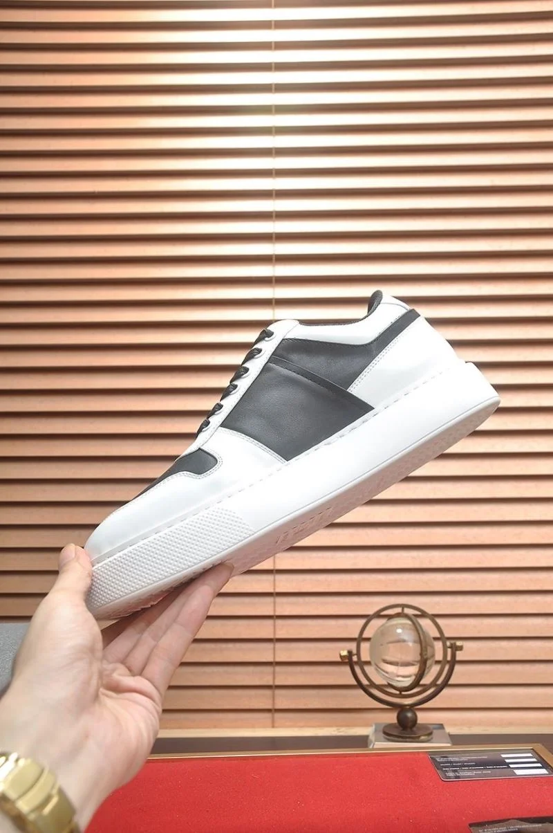 Prada Low Shoes Durable 35366