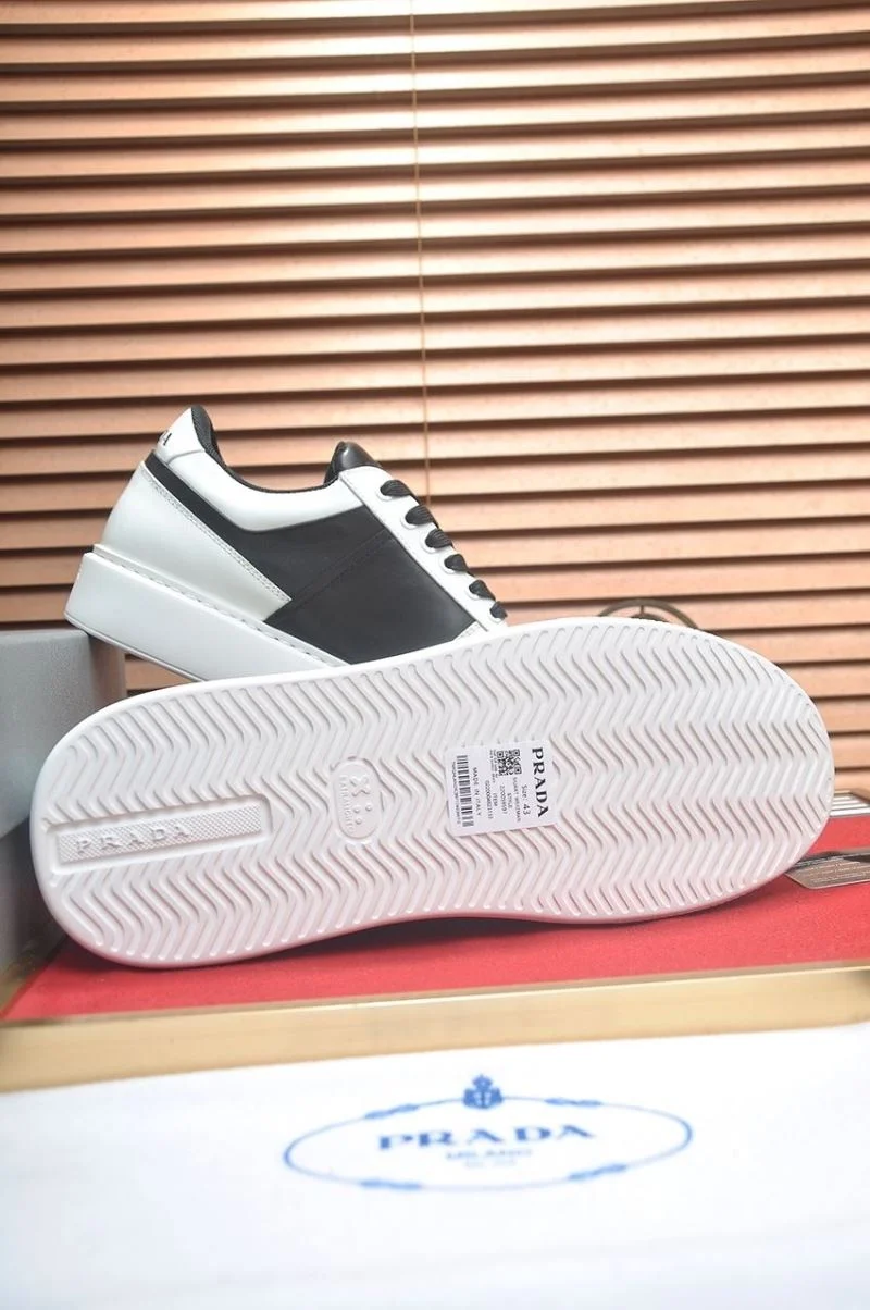 Prada Low Shoes Durable 35366